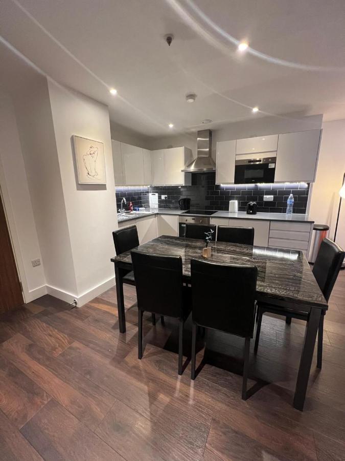 Spacious Sleep 7 Flat 20 Mins Central London Bp65 מראה חיצוני תמונה