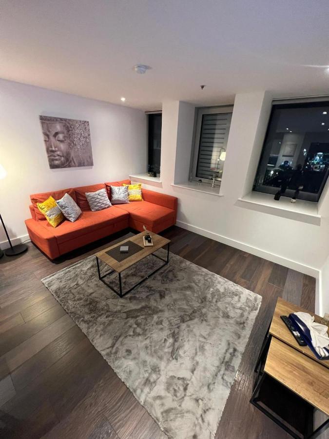 Spacious Sleep 7 Flat 20 Mins Central London Bp65 מראה חיצוני תמונה